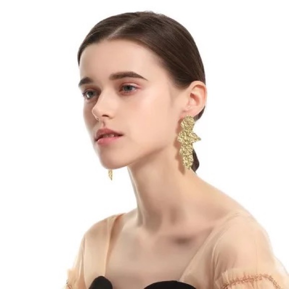 Minimalist Modern Asymmetrical Dangle Drop Earrings (Gold Earrings Jewelry) - Picture 7 of 11